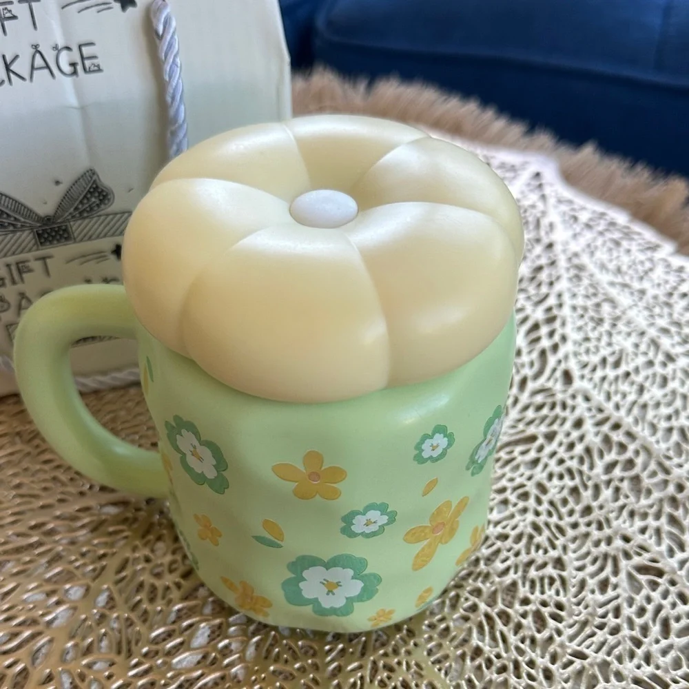 Green Floral Mug with Cream Lid